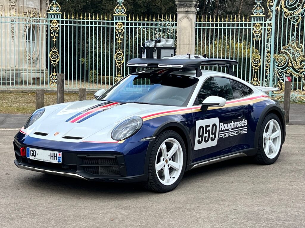 Automobile Porsche 911 Dakar